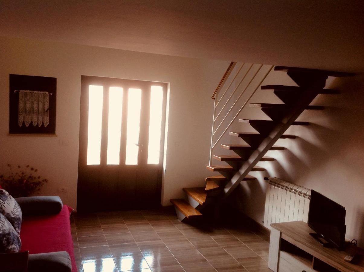 Apartman Milena Pula Exterior foto