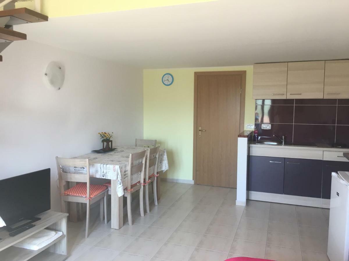 Apartman Milena Pula Exterior foto