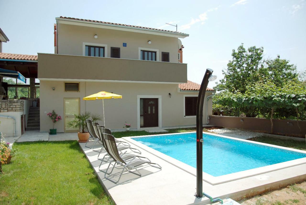 Apartman Milena Pula Exterior foto